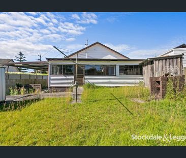 Bright & Inviting - Photo 3