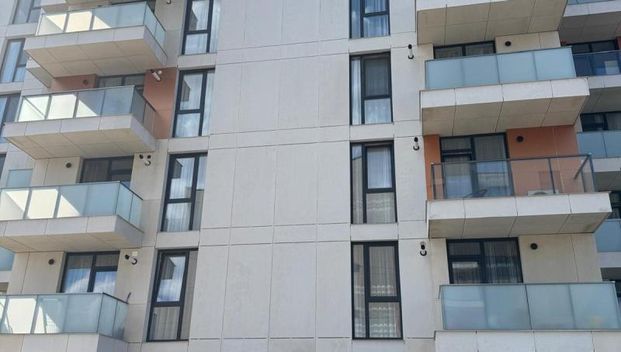 Apartament 2 camere , zona Penny , Drumul Cetatii ! - Photo 1