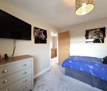 4 bedroom detached house to rent - Photo 3