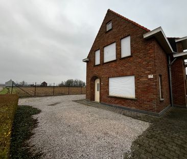 Ruime landelijk gelegen woonst te huur met garage - Photo 2