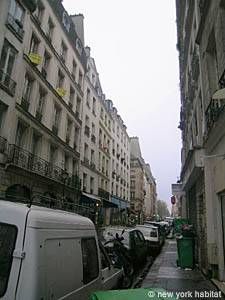 Logement à Paris, Location meublée - Photo 2