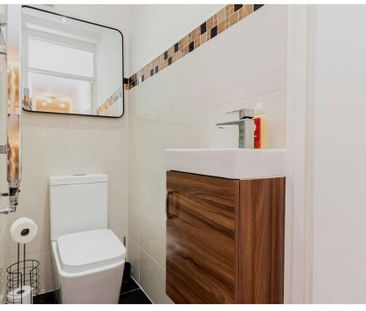 4 bedroom bungalow to rent - Photo 4