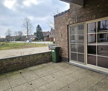 Charmante 1-SLK woning met terras en garages, rustig gelegen te Ove... - Photo 3