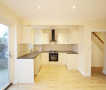 3 bedroom terraced house to rent - Photo 6