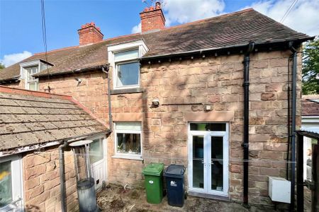 3 bedroom semi-detached house to rent - Photo 3