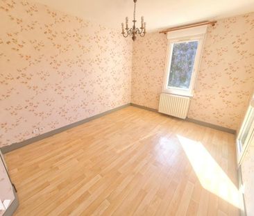 APPARTEMENT au 1er étage _ A LOUER _ MONTOIRE/ LOIR ( 41800)_ Libre... - Photo 5