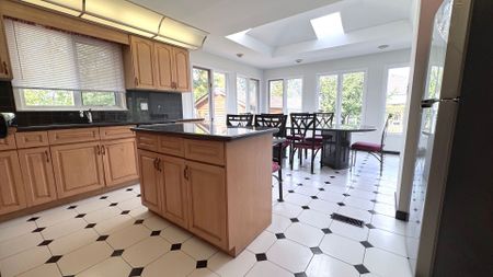 For Lease - 6 Raven Road, Toronto, Ontario - Photo 2