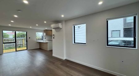 As-New 3-Bedroom Beauty - Photo 5