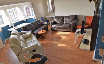 5 bedroom Flat in Bankfield Road, Leeds - Photo 2