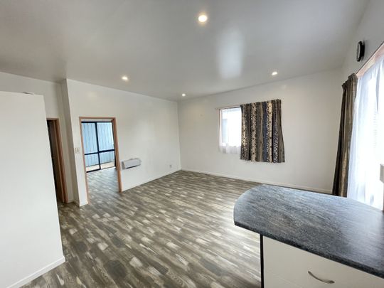 Prime Glen Eden Location！ - Photo 1