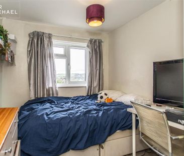 4 bedroom end of terrace house to rent - Photo 4