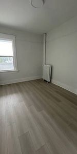 2 Bedroom, 1 Bath in Kitsilano-Rental Building - Photo 3