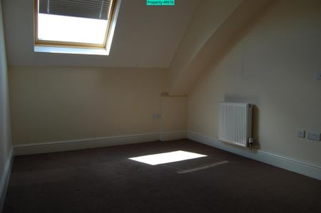 2 bedroom block of apartments to rent - Photo 2