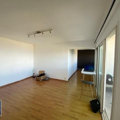 Location Appartement 3 pièces 74m² LE TAMPON 97430 - Photo 1