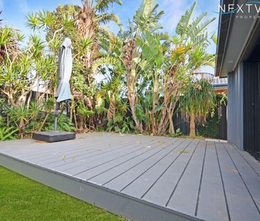 SENSATIONAL FAMILY HOME! - Photo 3