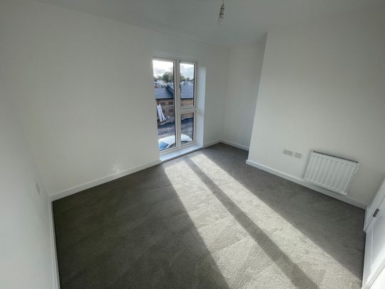 Flatts Close, Bristol, Stoke Gifford - Photo 1