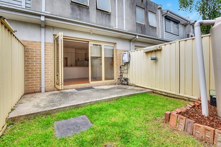 4/126-128 Glenlyon Road, Brunswick VIC 3056 - Photo 2