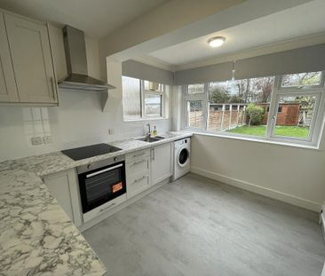 2 bedroom semi-detached bungalow to rent - Photo 5