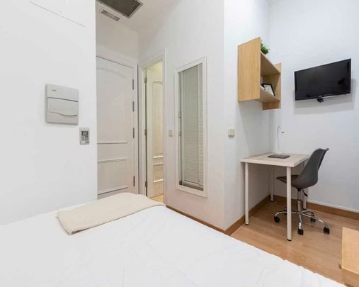 Calle de San Lorenzo, Madrid, Community of Madrid 28004 - Foto 1