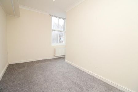 3 bedroom apartment to rent - Photo 3