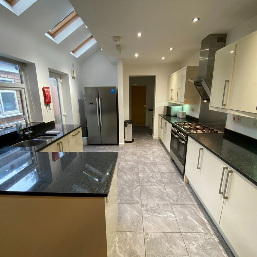Room in a Shared House, Exeter Road, B29 - Photo 1