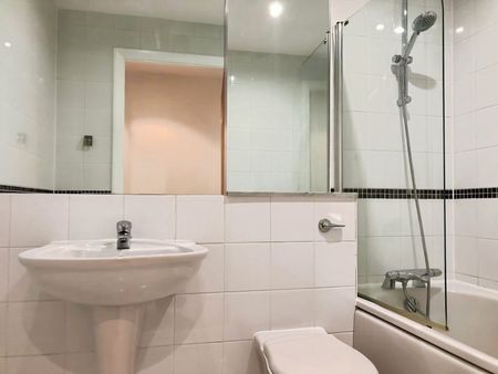 2 bedroom apartment to rent - Photo 2