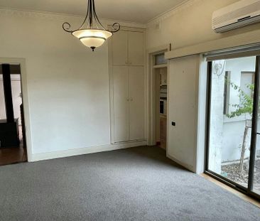 Large Family Home Close To CBD - Photo 4