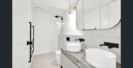 Sophisticated, Sunlit Living in the Heart of Brighton - Photo 5