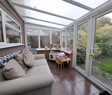 Marlins Turn, Hemel Hempstead - Photo 2