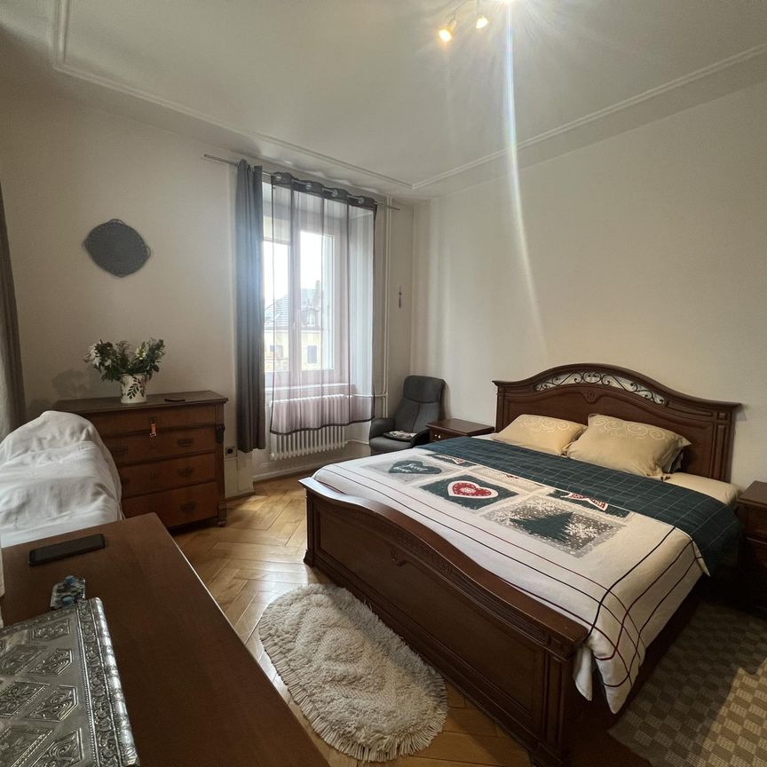 Charmant appartement de 4 pièces au rez-de-chaussée surélevé à La Chaux-de-Fonds - Photo 1