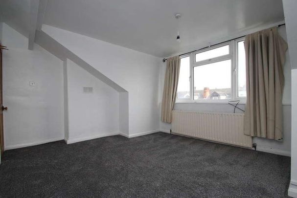 Salisbury View, Armley, LS12 - Photo 1