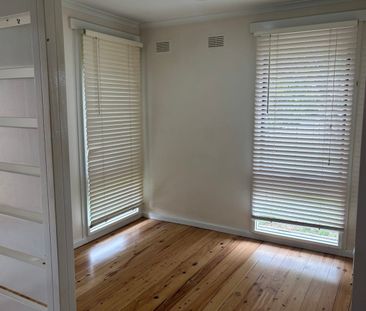 FAMILY HOME – FRESHLY PAINTED & READY TO MOVE IN - Photo 5