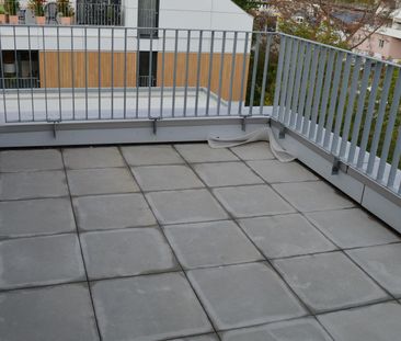 Moderne 4.5-Zimmer-Dachwohnung mit Terrasse in Neuhausen am Rheinfall - Photo 5