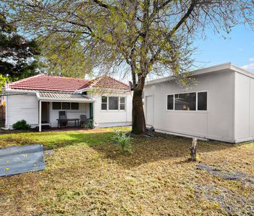 LOVELY THREE BEDROOM HOME - Photo 4