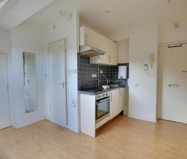 Studio to rent - Photo 6