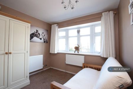 3 bedroom bungalow to rent - Photo 3