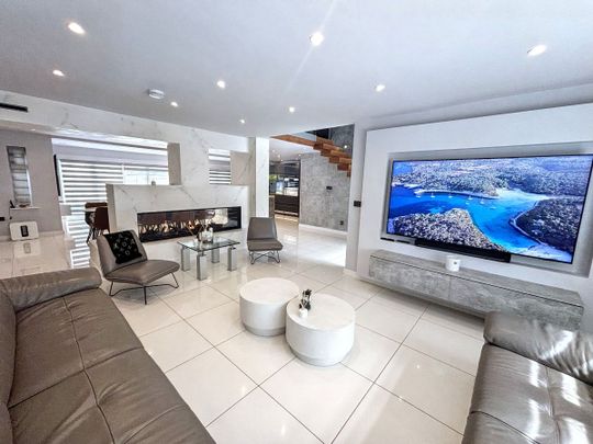 Davyhulme Road, Urmston, Manchester - Photo 1