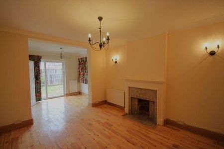 3 bedroom detached house to rent - Photo 2