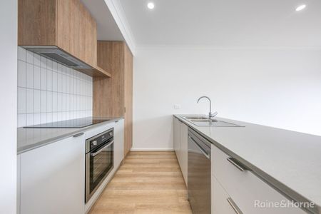 Brand New Large Modern Townhouse! - Photo 4