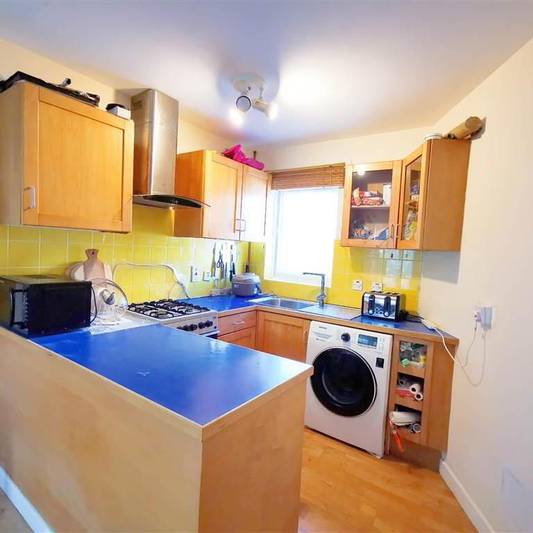 7e Stranmillis Court, Stranmillis Road,, Knightsbridge, Belfast, BT9 5EU - Photo 1