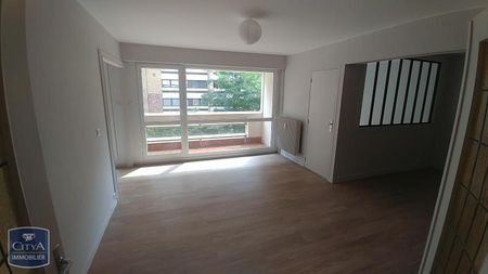 Location Appartement 4 pièces 83m² LILLE 59000 - Photo 3