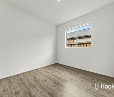 14 Goshawk Road, Sunbury VIC, Belconnen - Photo 4