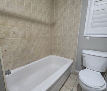 For Lease - 31 Ponymeadow Way, Brampton, Ontario - Photo 4