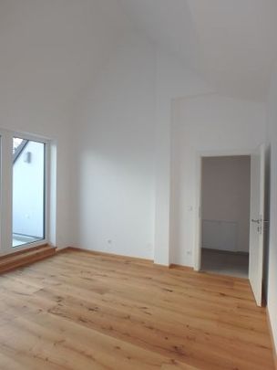 TOP DACHGESCHOSSWOHNUNG MIT TERRASSE - Photo 1