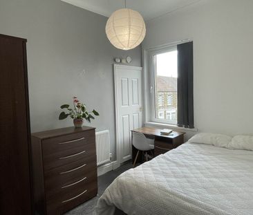 5 bed house to rent in De Breos Street, DE BREOS STREET, SA2 - Photo 5