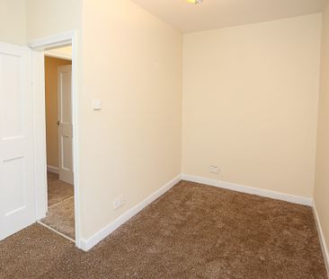 63 Avoniel Road, Belfast, BT5 4SE - Photo 5