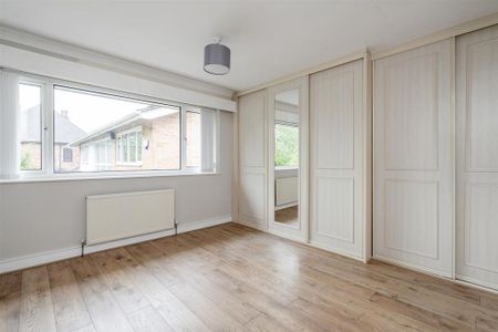 6 bedroom detached house to rent - Photo 2