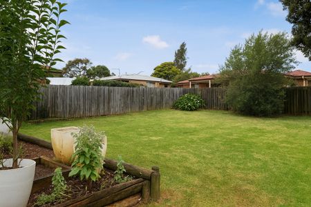 10 Brendanbri Street, Kearneys Spring QLD 4350 - House For Rent | Domain - Photo 3