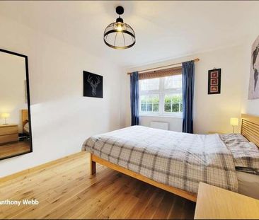 Sutton House, Hansen Drive, Winchmore Hill, N21 - Photo 3