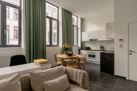 Gemeubelde studio met eigen voordeur aan het schattige minipark Vinkenhof - Photo 3